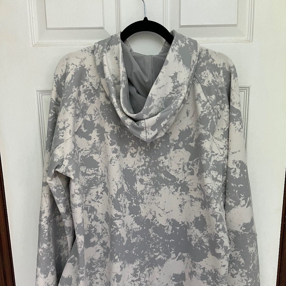 Lululemon Hoodie, size XL, Camo print